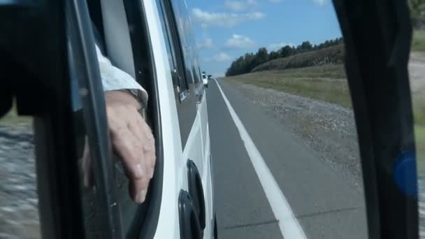 Autobahn Aus Dem Fenster Eines Fahrenden Autos Sommerreise — Stockvideo