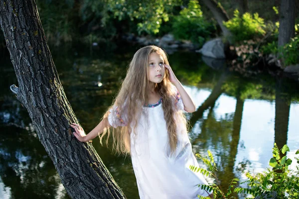 Little Girl Sage Dress Standing Vineyard — Stock Photo, Image