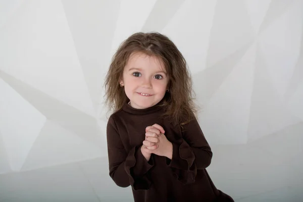 Portret Van Schattig Klein Meisje Studio — Stockfoto