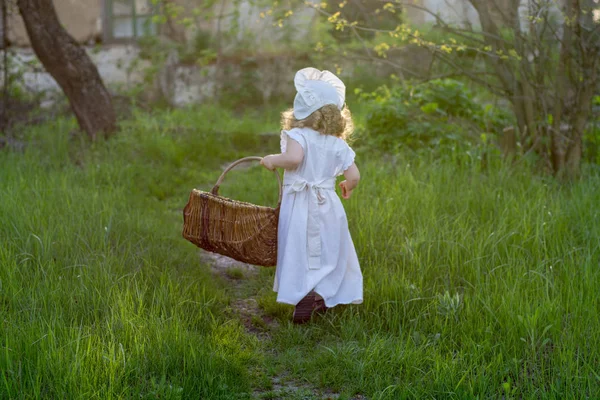 Beautiful Little Girl Walking Countryside Child White Dress Wicker Basket — Stock Photo, Image