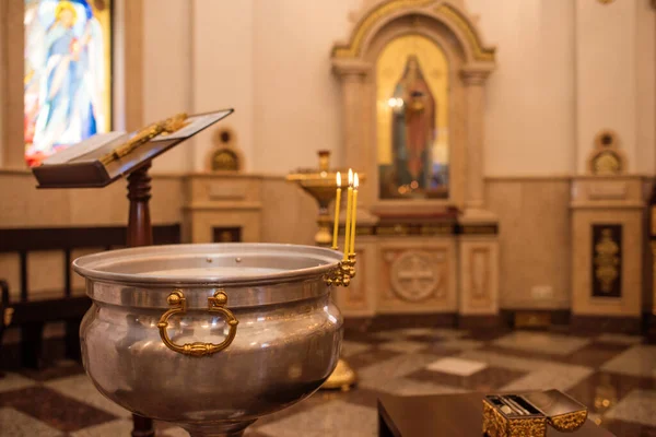 Interiören Kyrkan Kyrkan Dopets Sakrament Ett Tempel Ikoner Templet — Stockfoto