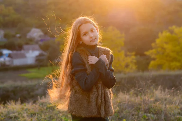 Menina Parque Pôr Sol — Fotografia de Stock