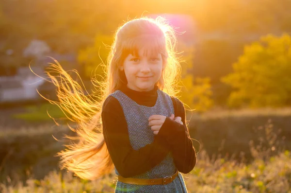 Маленька Дівчинка Парку Заході Сонця — стокове фото