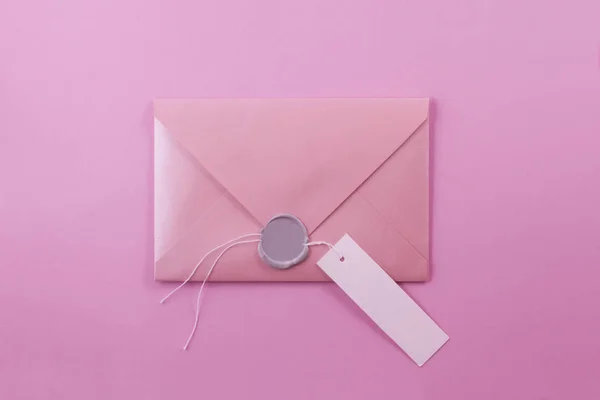 Envelope Carta Rosa Com Selo Cera Uma Etiqueta Papel Para — Fotografia de Stock