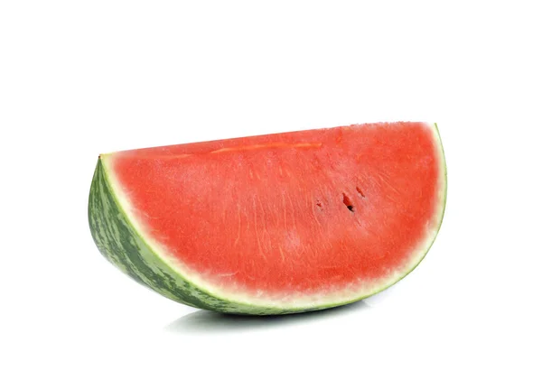 Aufgeschnittene Reife Wassermelone Isoliert Auf Weißem Hintergrund — Stockfoto