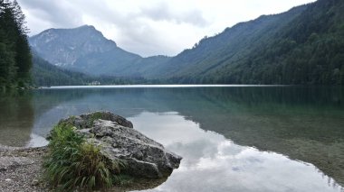 Avusturya yaz aylarında güzel göl Vonderer Langbathsee