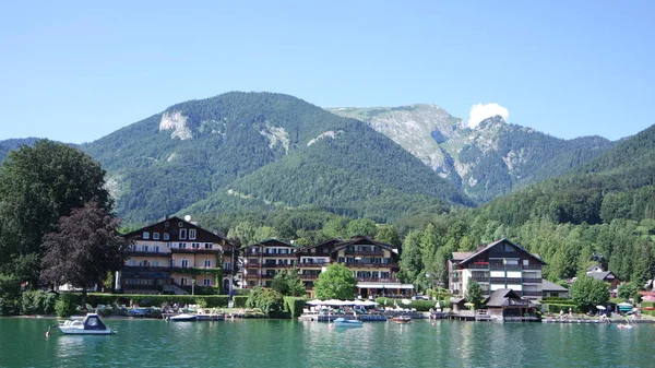 Krásné Rakouské Domy Pobřeží Jezera — Stock fotografie