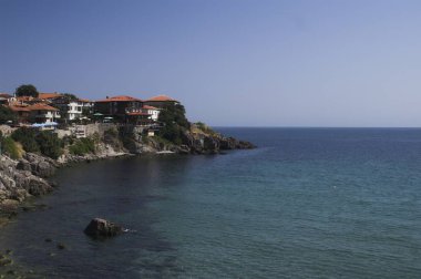 Bulgaristan'ın büyülü bir kayalık sahil güneşli günde