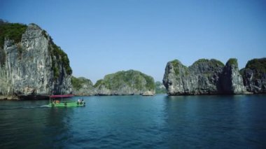 Halong Körfezi Vietnam UHD 4k. Ha Long turist seyahat hedef peyzaj