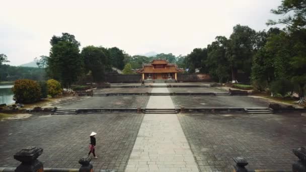 Βιετνάμ τάφος του αυτοκράτορα σε Hue Η κληρονομιά της Unesco — Αρχείο Βίντεο