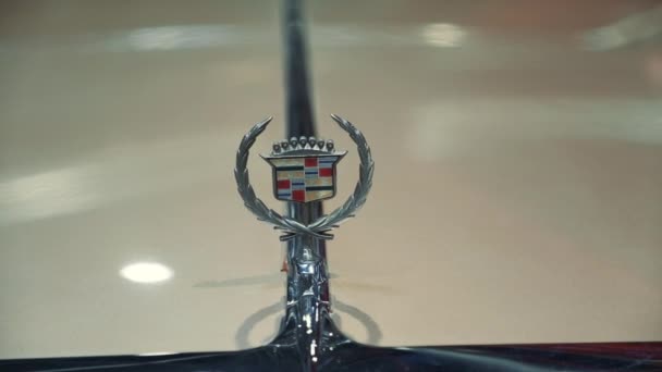 Close-up do ícone Cadillac — Vídeo de Stock