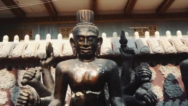 Metal statue in The Temple — Stock Video