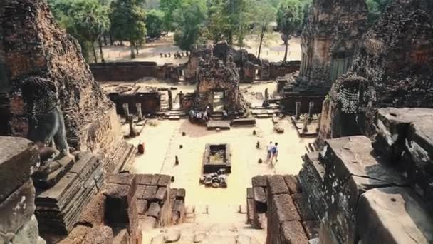 Siem Reap, Kambodja. Ruiner av överge templet - Angkor Wat 4k — Stockvideo