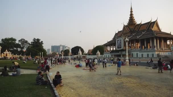 La plaza del palacio en Phnom Penh 4k — Vídeo de stock