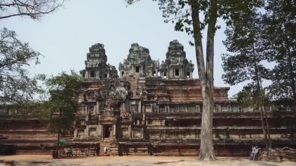 Siem Reap, Kambodja. Ruiner av Angkor Wat templet. — Stockvideo