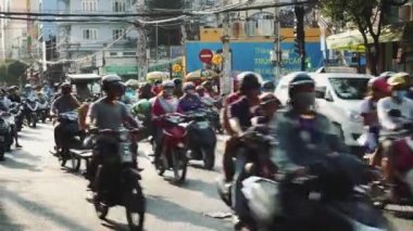 The Bustling Street Scene of Ho Chi Minh Cityi, Vietnam, Old Town, Motosiklet Arabaları Trafik 4k