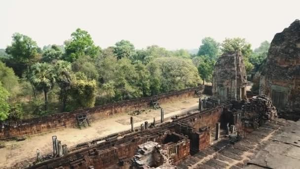 Siem Reap, Kambodja. Ruiner av överge templet - Angkor Wat 4k — Stockvideo