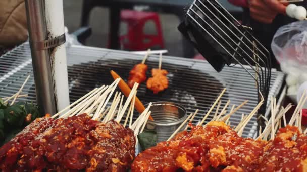 Comida callejera en el mercado. Vietnam Dalat — Vídeos de Stock