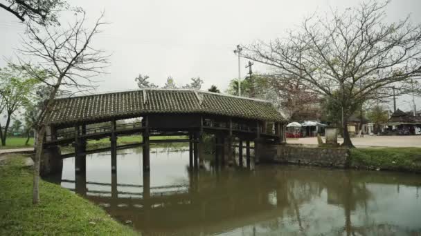 Старый мост во Вьетнаме — стоковое видео