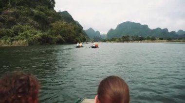 Vietnam 'ın Ninh Binh Bölgesi' ndeki Manzaralı Dağlar