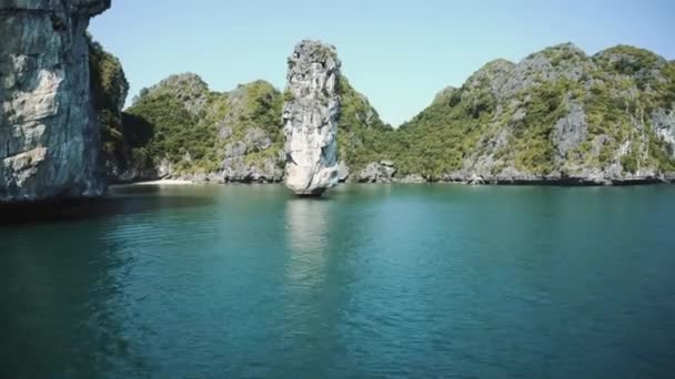 Panoramautsikt över Halong Bay Vietnam — Stockvideo