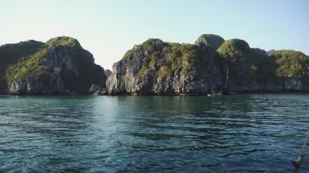 Vista panorámica de la bahía de Halong Vietnam — Vídeo de stock