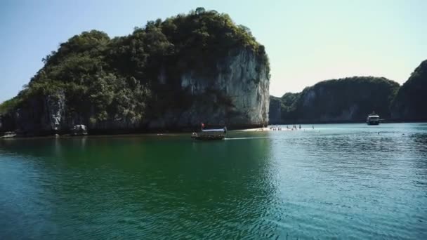 Πανοραμική άποψη του Halong Bay Βιετνάμ — Αρχείο Βίντεο