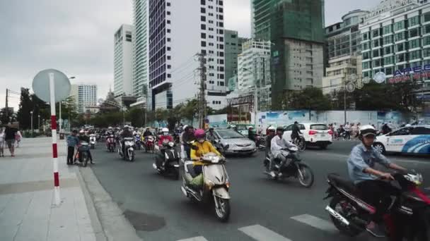 Verstopte weg in Nha Trang, drukke spits, infrastructuur, vervoer, Vietnam — Stockvideo