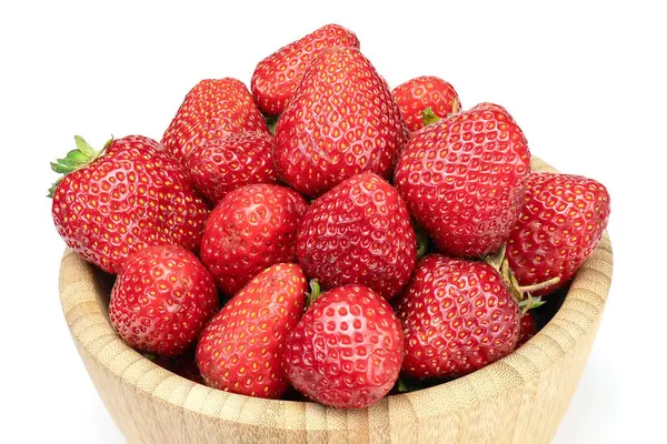 Frische Erdbeeren Holzschale Isoliert Auf Weißem Hintergrund Volle Tiefenschärfe Mit — Stockfoto