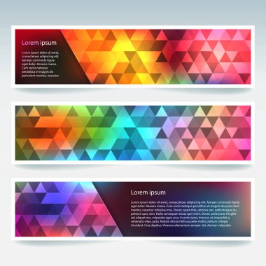 Yatay Banner ile renkli poligonal üçgenler ayarlayın. Çokgen arka plan, vektör çizim