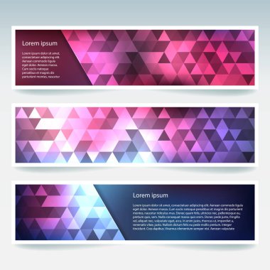 Yatay Banner poligonal üçgenler ile ayarlayın. Çokgen arka plan, vektör çizim. Pembe, mor, mavi renkler.