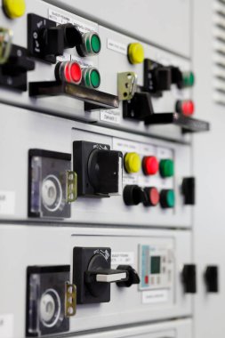 kontrol paneli ile elektrik dağıtım kabini