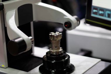 Cnc takım ön ayarı ve ölçüm makinesi