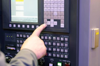 Frezeleme ve tornalama için Cnc kontrol kurulumu