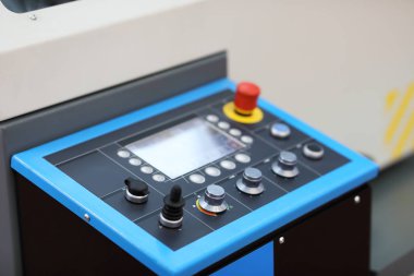 modern endüstriyel makine kontrol paneli