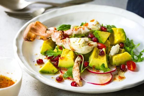 Crab Avocado Rocket Pomegranate Salad Lime Chili Vinaigrette — Stock Photo, Image