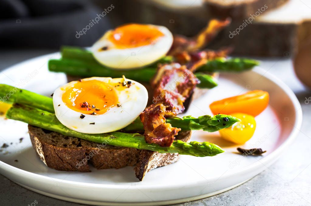 Bacon ,Seared Aspargus and Soft boiled egg  on Rye bread Sandwic