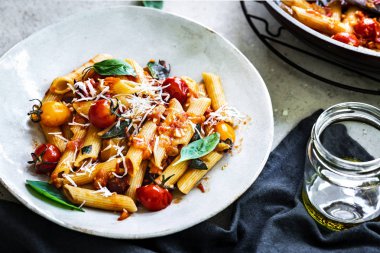 Ev Yapımı Domates soslu Penne