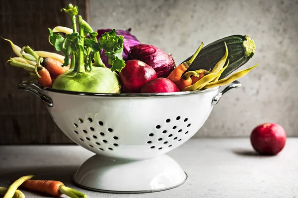 Sorten Von Frischem Gemüse Sieb — Stockfoto