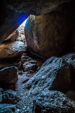Pinnacles Milli Parkı, Kaliforniya balkon mağaranın girişini