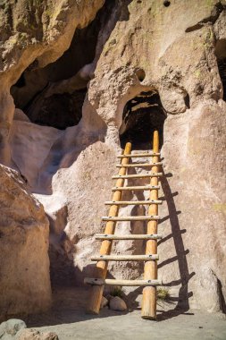 Bandelier Ulusal Anıtı 'ndaki Ana Döngü Yolu