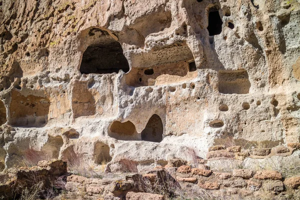Cliff Bostad Ruiner Bandelier National Monument New Mexico — Stockfoto