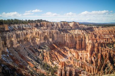 Doğal kaya oluşumu ünlü sitenin Bryce Canyon Milli Parkı
