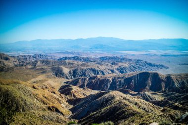 Joshua Tree National Park, Kaliforniya'da Ryan dağının doğal görünümü