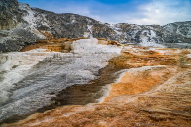 Yellowstone Ulusal Parkı 'ndaki Mamut Kaplıcaları Bölgesi, Wyoming