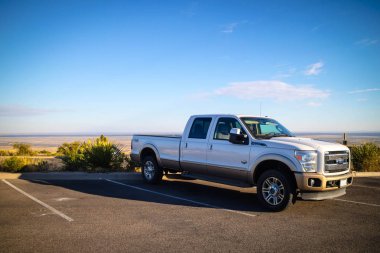 Carlsbad Mağarası Milli Parkı'ndaki ünlü off-road Ford aracı