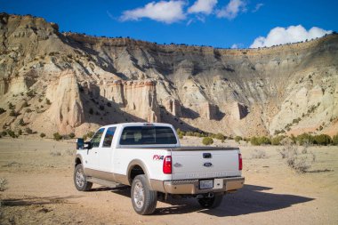 Kodachrome Havzası State Park ünlü off-road Ford araç
