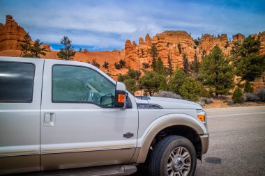 Red Canyon Dixie Ulusal Ormanı'ndaki ünlü off-road Ford aracı