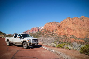 Zion National Park, Utah ünlü off-road Ford araç