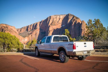 Zion National Park, Utah ünlü off-road Ford araç